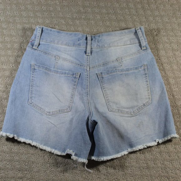 NWOT energie Size 5 Light Blue Frayed Hem Shorts - Picture 2 of 5